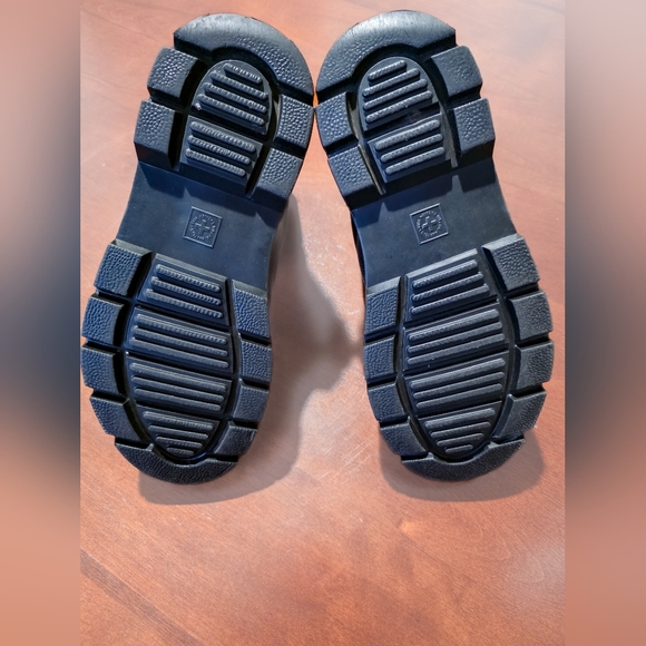 Dr. Martens Black Women's Combat Boots - Picture 4 of 4